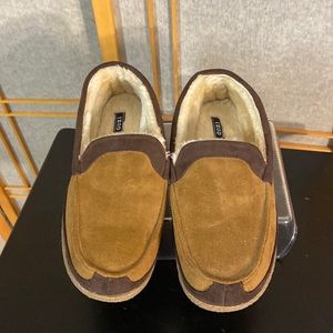 IZOD Two-Tone Men’s Slip On